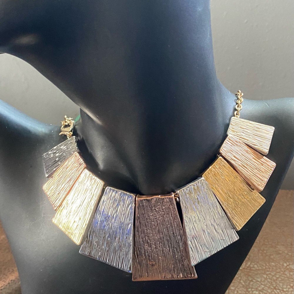NWT tri colored bib style necklace pendants to make fan shape and earrings